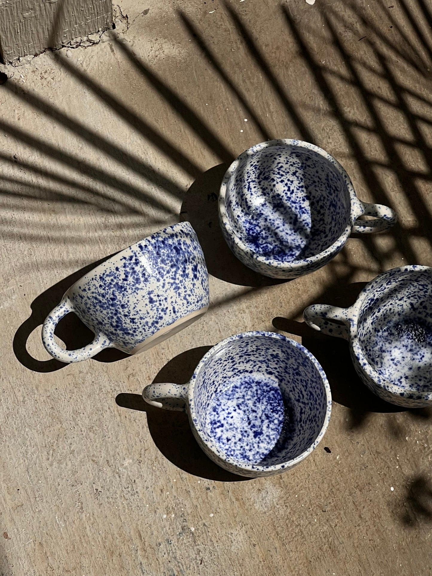 Cappuccino mugs - blue specks