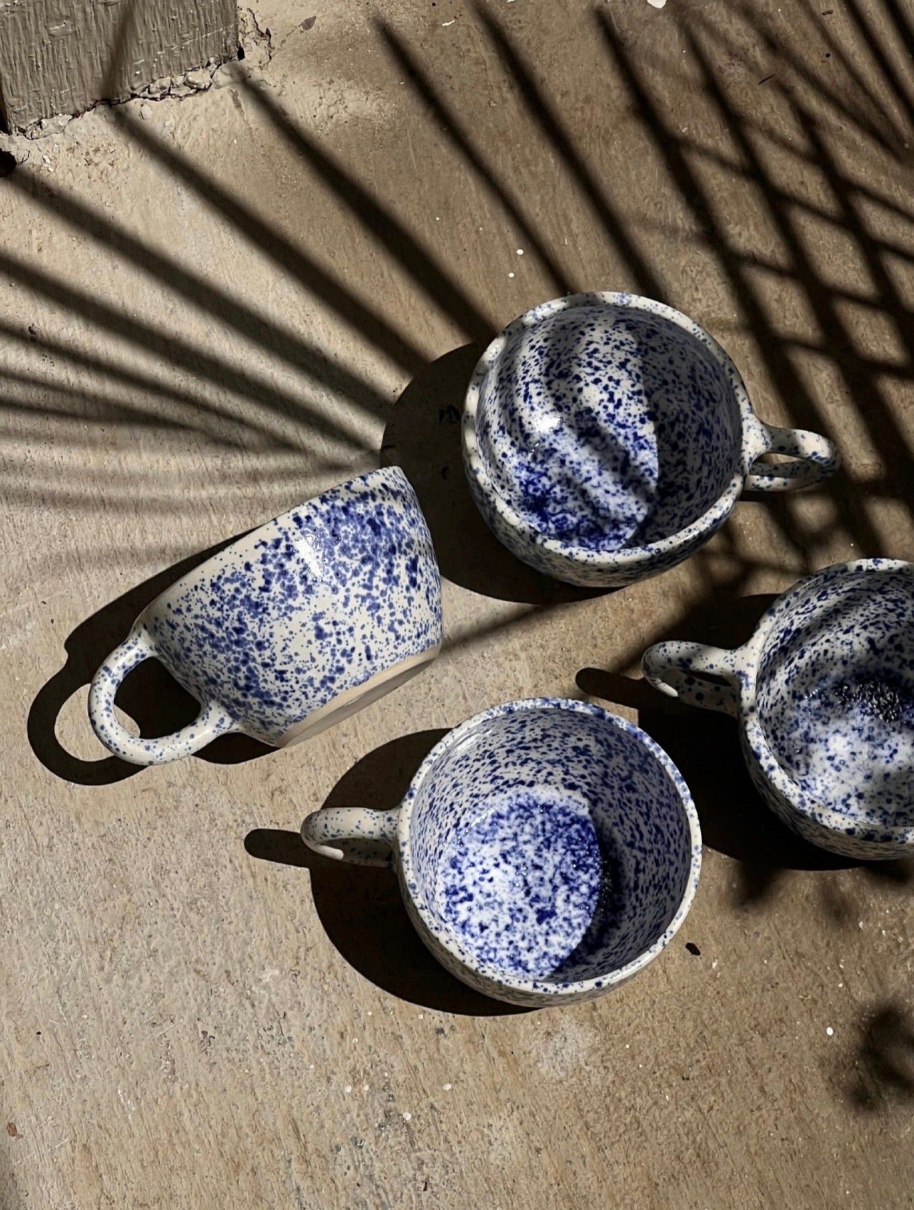 Cappuccino mug - speckled blue